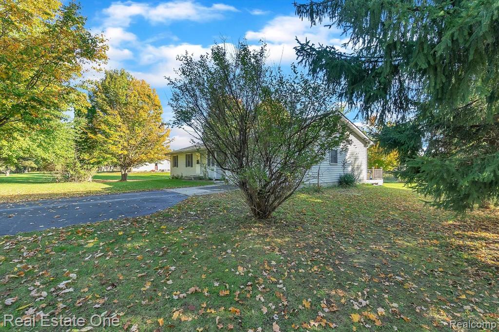 4522 Stow Road Fowlerville, MI 48836 - Photo 3 of 30