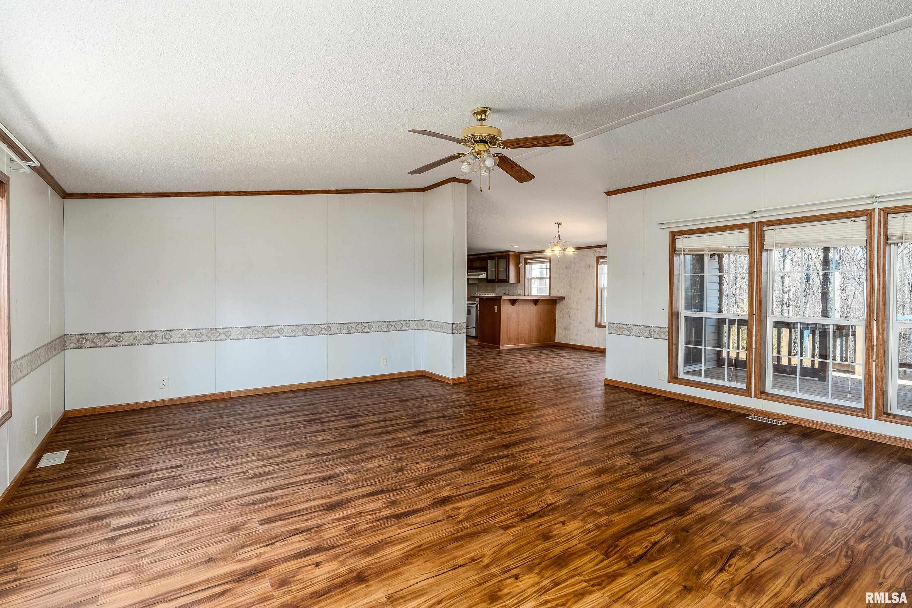 5320 Saraville Road Creal Springs, IL 62922 - Photo 3 of 47 Gallery Image 3