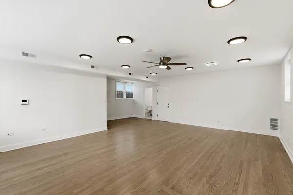 $2,000 | 5915 North Milwaukee Avenue, Unit G, Chicago, IL 60646