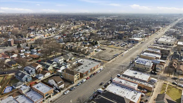 $2,000 | 5915 North Milwaukee Avenue, Unit G, Chicago, IL 60646