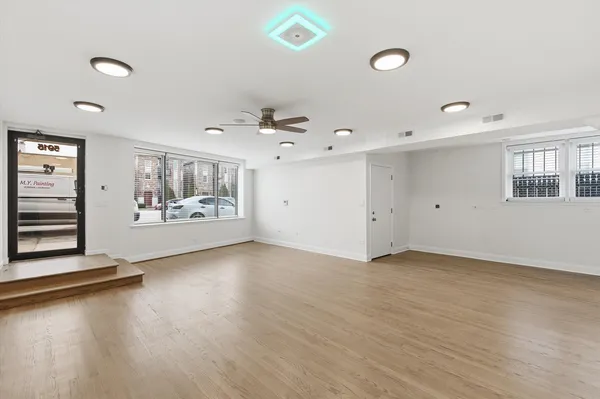 $2,000 | 5915 North Milwaukee Avenue, Unit G, Chicago, IL 60646