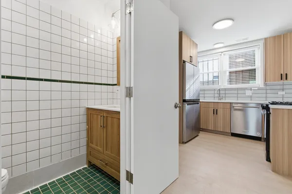 $2,000 | 5915 North Milwaukee Avenue, Unit G, Chicago, IL 60646