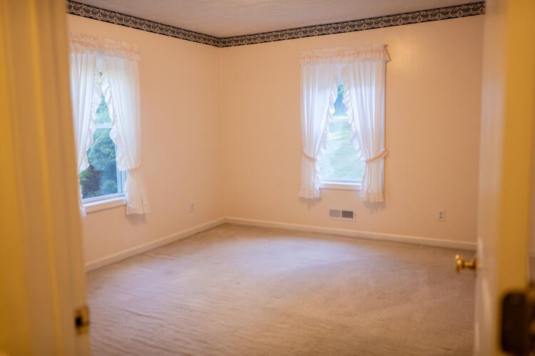 385 South Sandbranch Road Beckley, WV 25801 - Photo 11 of 25 Gallery Image 11