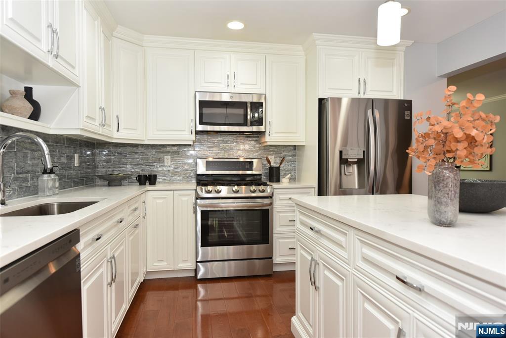 89 Fisher Road Mahwah, NJ 07430 - Photo 11 of 49 Gallery Image 11