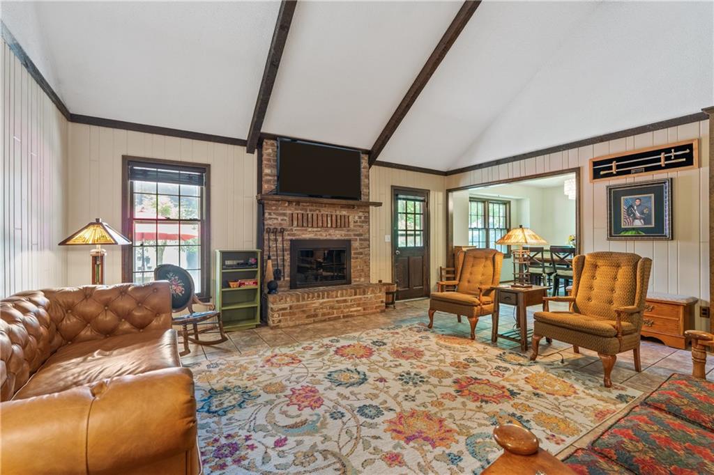 11524 Rosehill Road Overland Park, KS 66210 - Photo 6 of 32