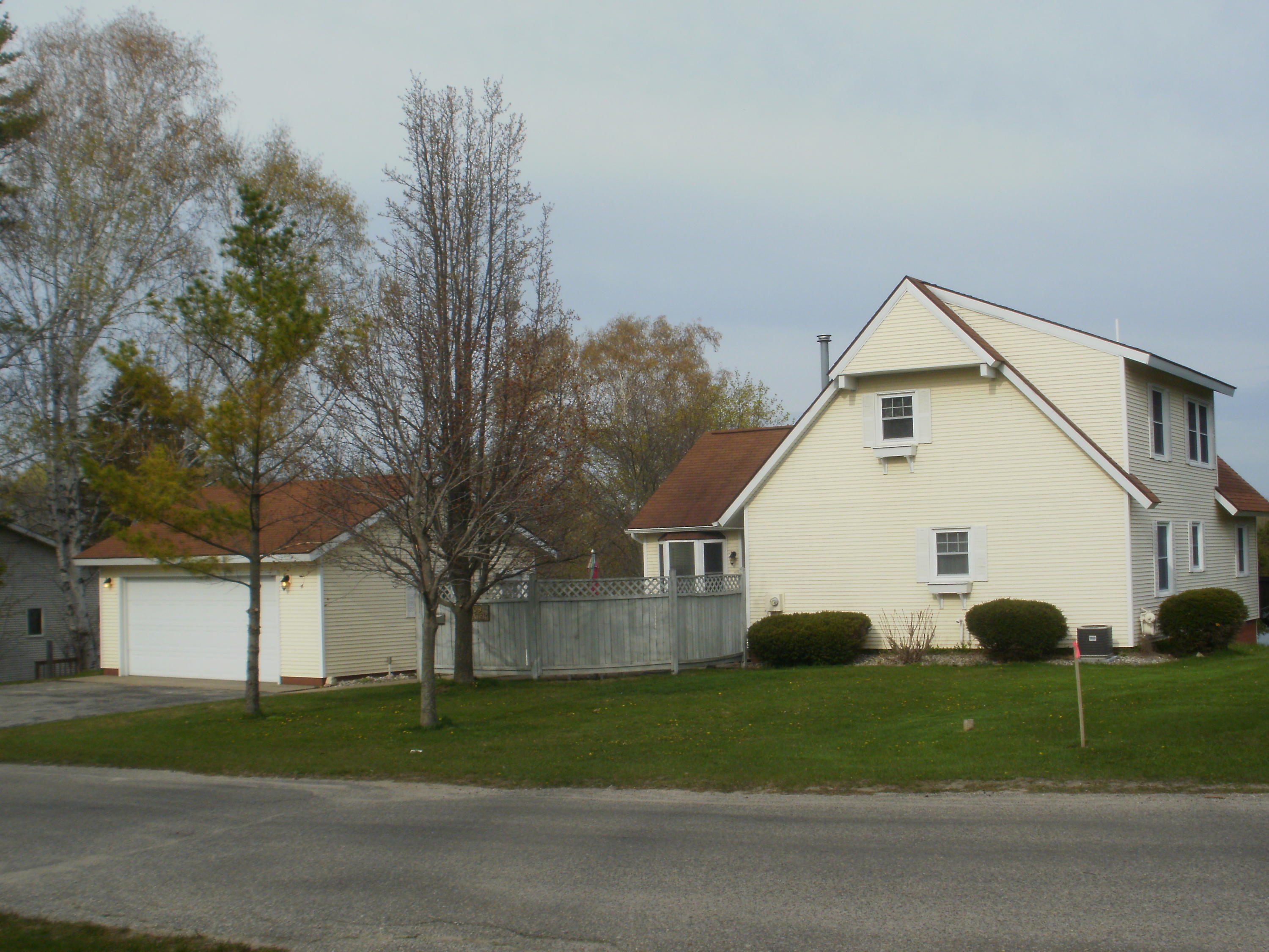 1109 Water Street Cheboygan, MI 49721 - Photo 9 of 50 Gallery Image 9
