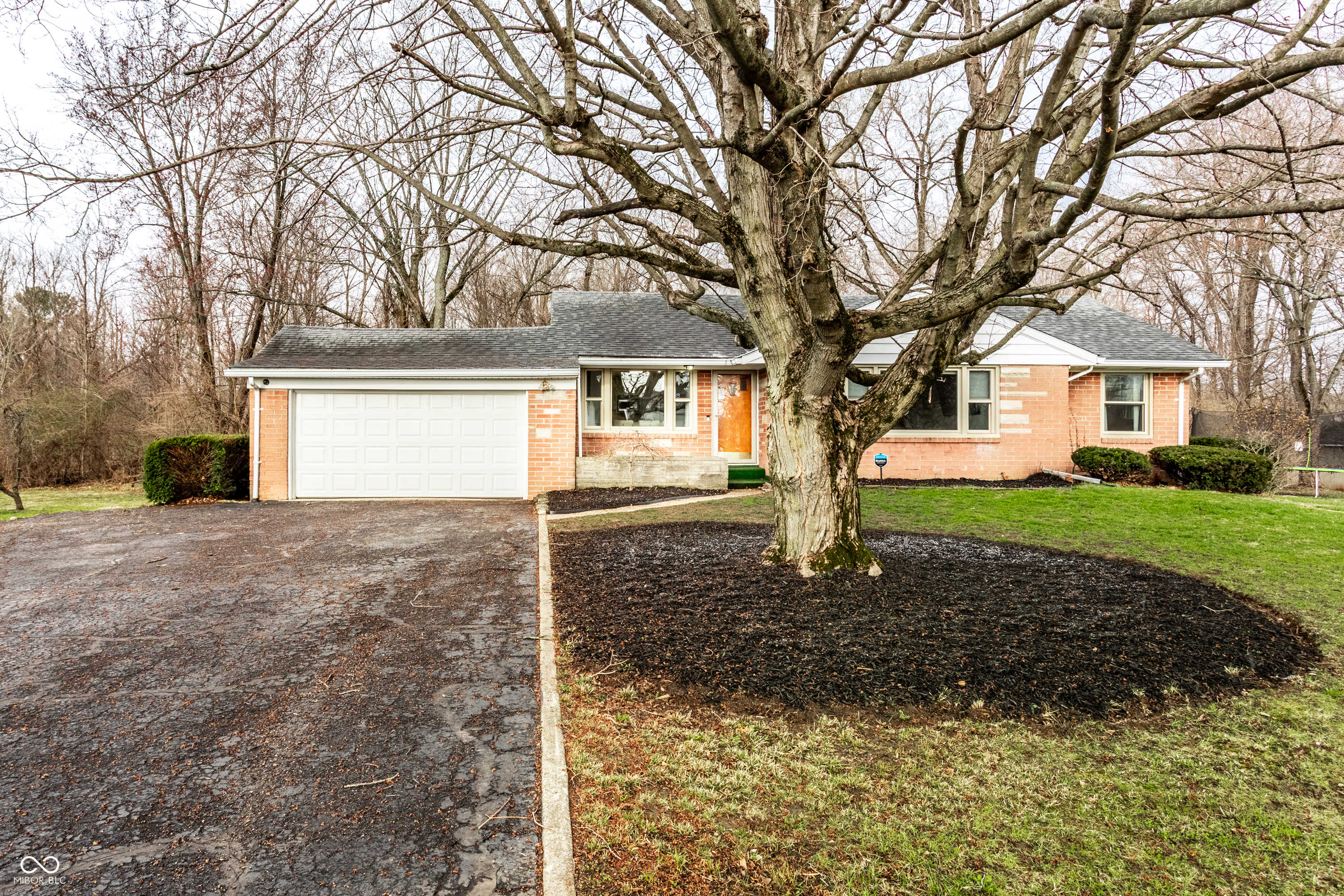 7230 Indian Lake Road Indianapolis, IN 46236 - Photo 3 of 29