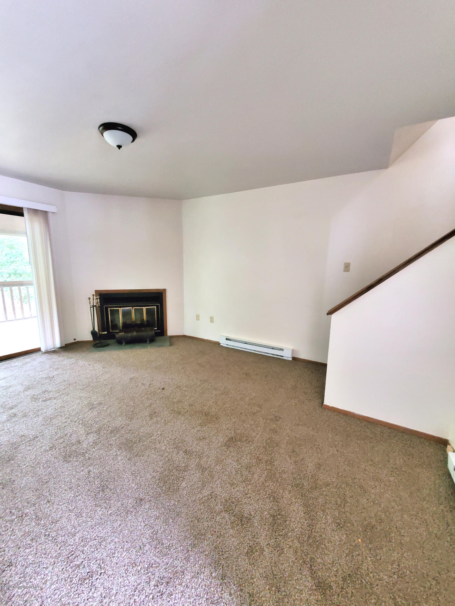 165 Stream Court Bushkill, PA 18324 - Photo 13 of 15 Livingroom v4