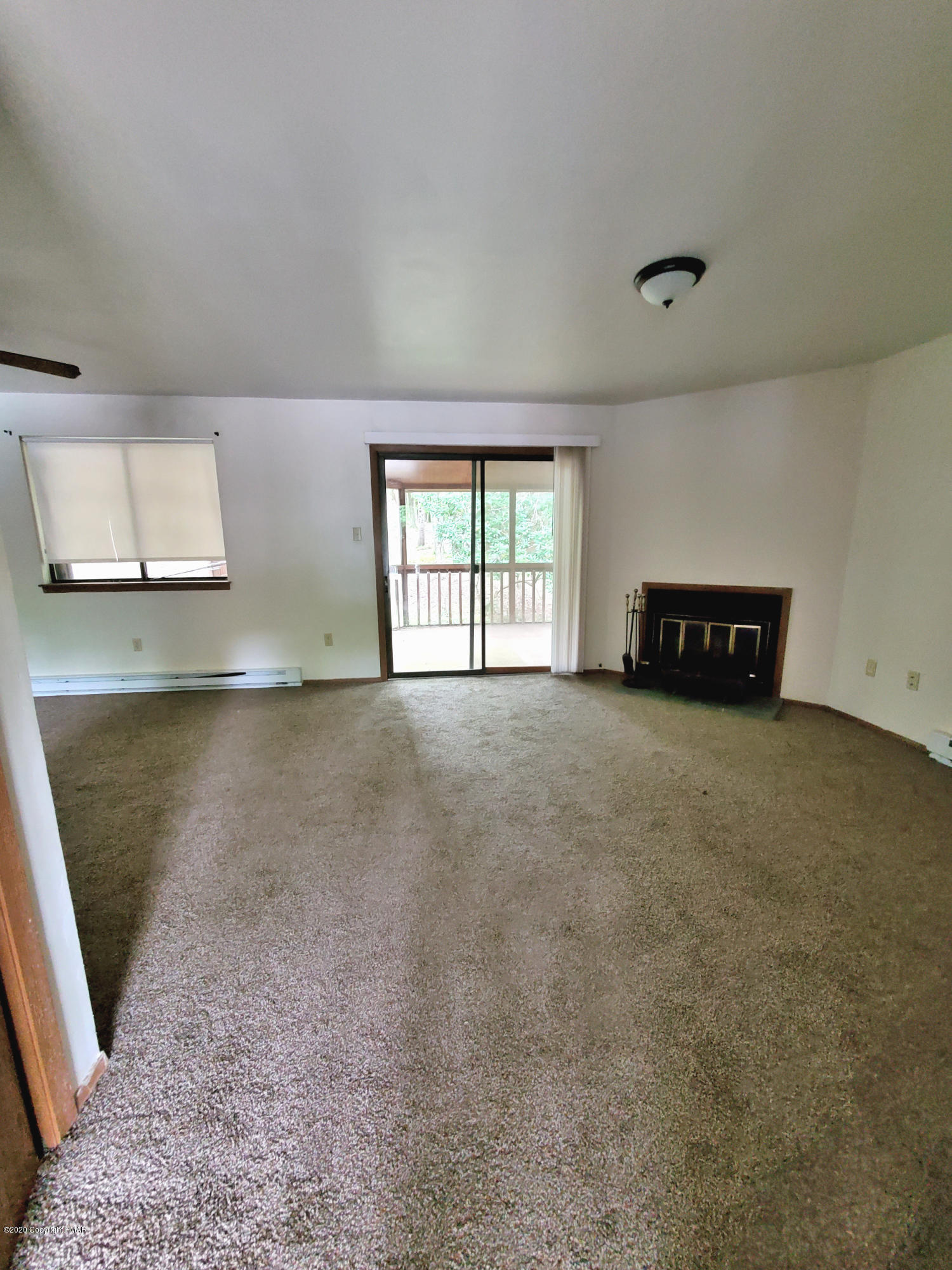 165 Stream Court Bushkill, PA 18324 - Photo 14 of 15 ivingroom v5