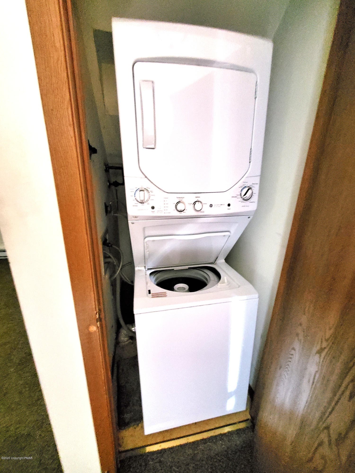 165 Stream Court Bushkill, PA 18324 - Photo 10 of 15 Washer/Dryer