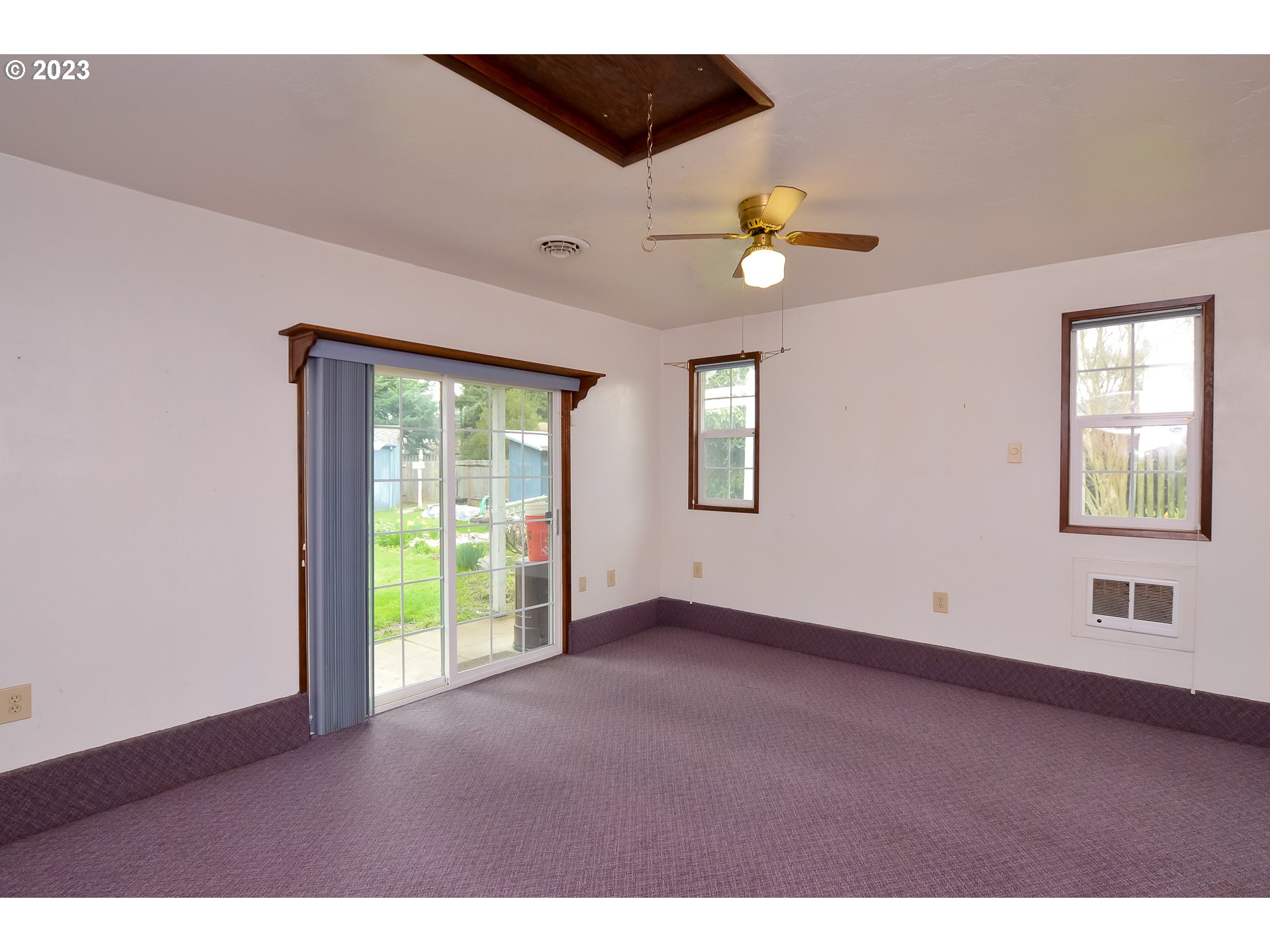 2470 16th Street Springfield, OR 97477 - Photo 17 of 32 a view of an empty room with a window