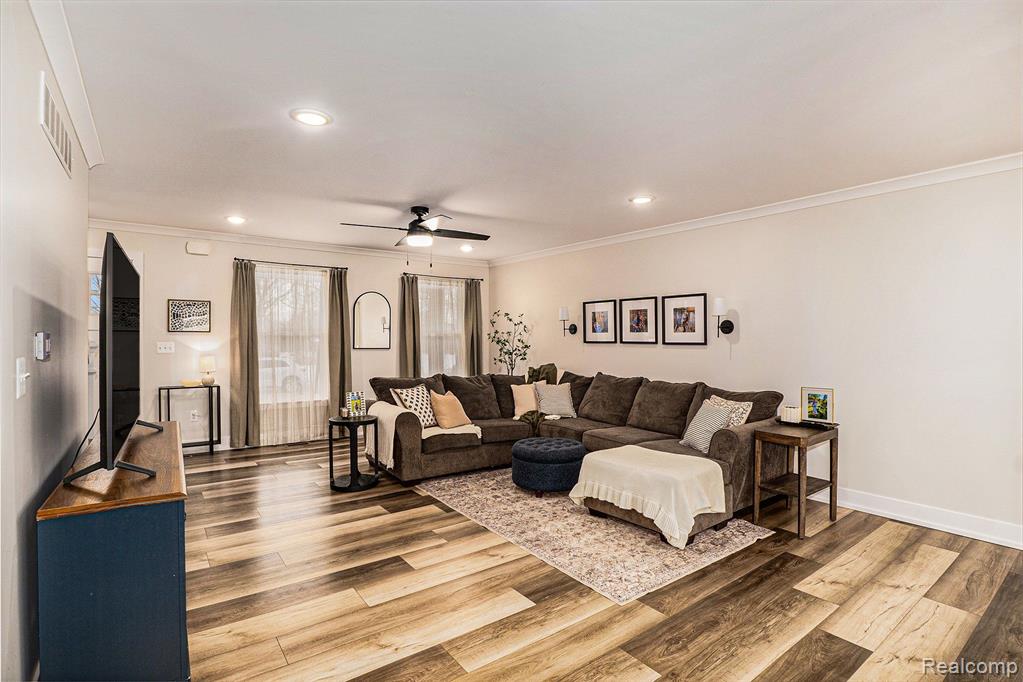 253 Harriet Street Romeo, MI 48065 - Photo 8 of 35