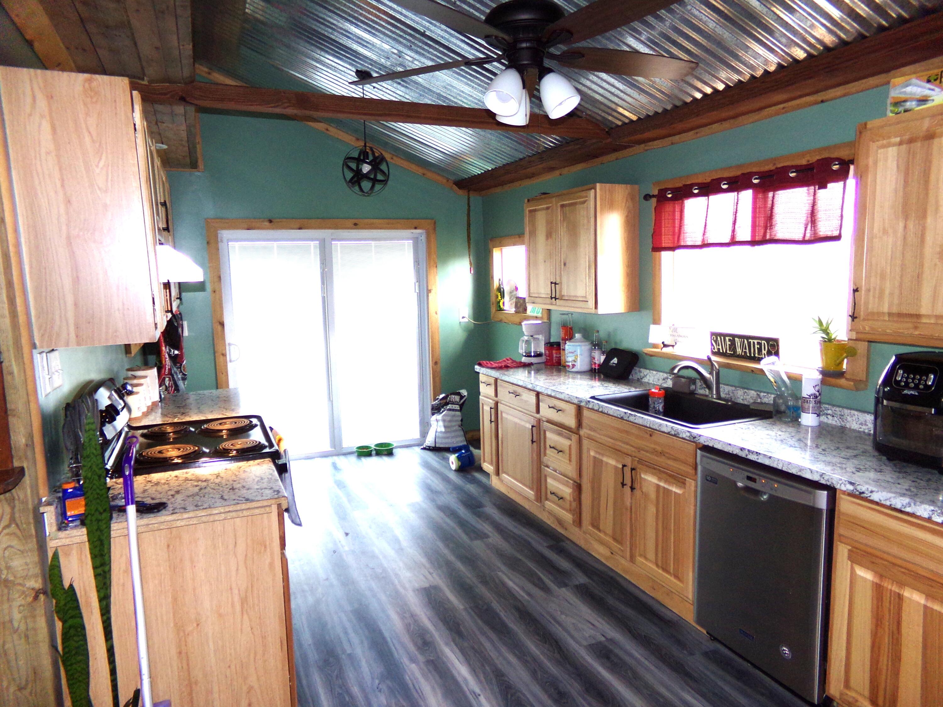 860 East Central Road Quincy, MI 49082 - Photo 8 of 39 100_0843