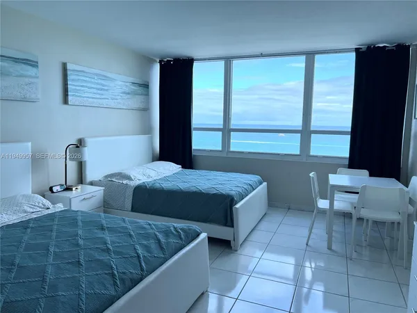 $2,000 | 5445 Collins Avenue, Unit 1425, Miami Beach, FL 33140