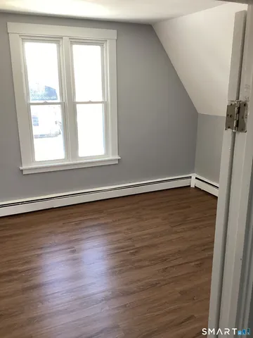 $1,600 | 68 Woodbridge Street, Manchester, CT 06042