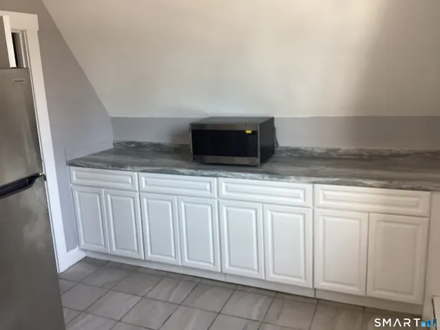 $1,600 | 68 Woodbridge Street, Manchester, CT 06042