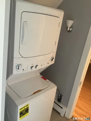 $1,600 | 68 Woodbridge Street, Manchester, CT 06042