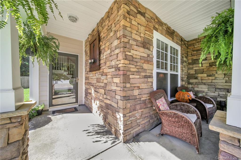 320 Sand Paver Way Fort Mill, SC 29708 - Photo 2 of 42 a front view of a house