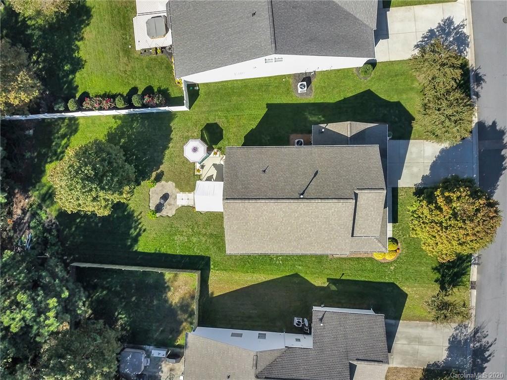 320 Sand Paver Way Fort Mill, SC 29708 - Photo 40 of 42 an aerial view of a house with a yard
