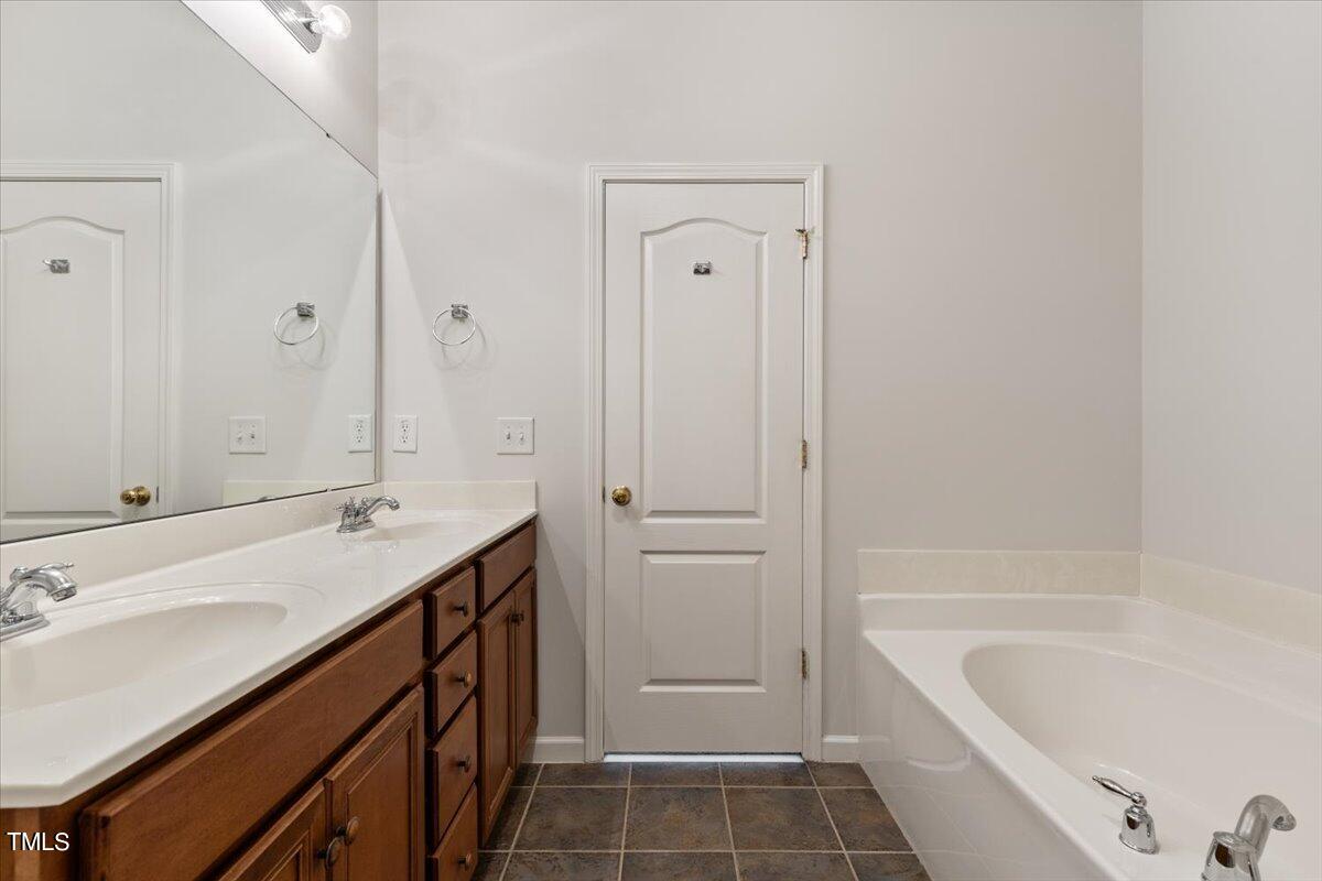 12206 Orchardgrass Lane Raleigh, NC 27614 - Photo 15 of 40 16-12206 Orchardgrass Ln