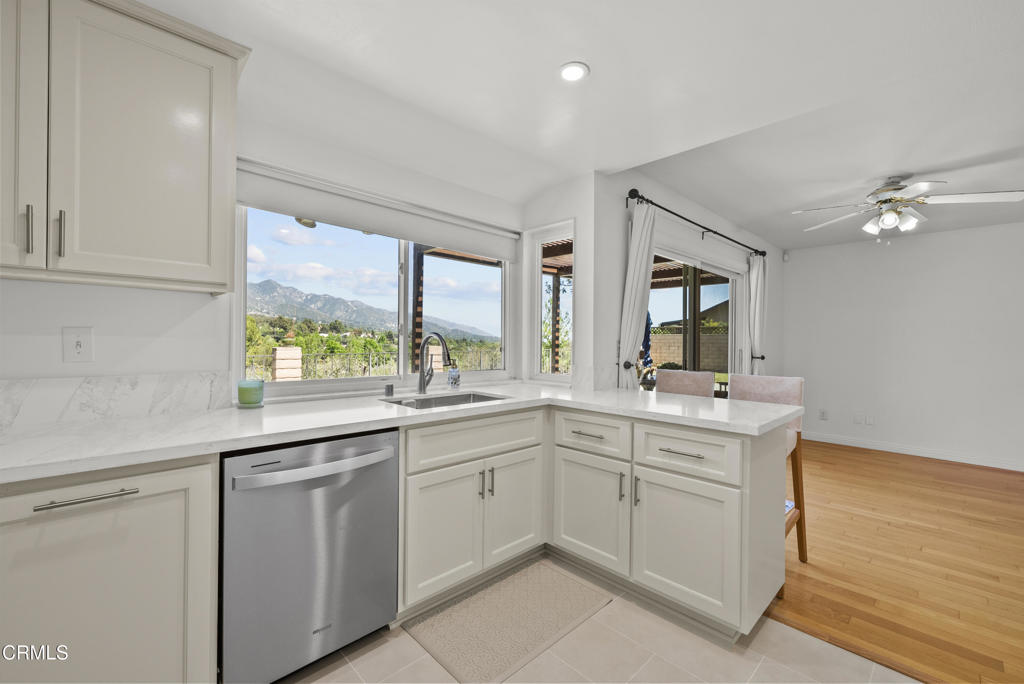 9426 Carlynn Place Tujunga, CA 91042 - Photo 12 of 37 9426 Carlynn Pl for lease listed by Robb