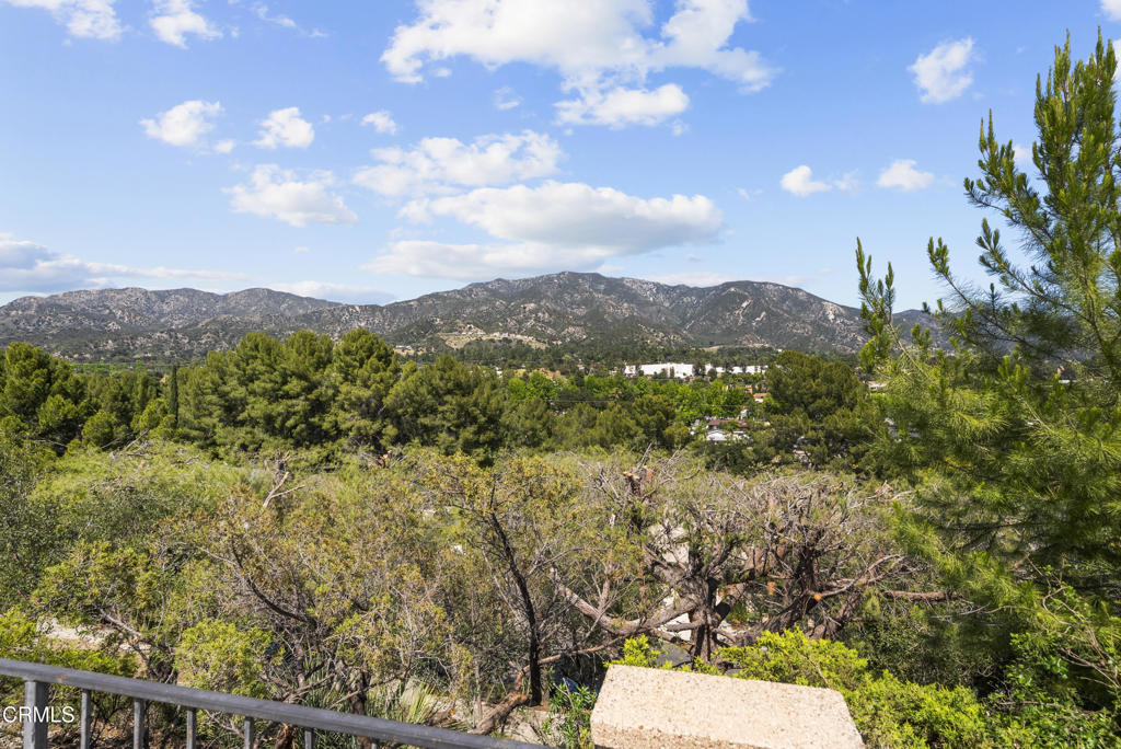 9426 Carlynn Place Tujunga, CA 91042 - Photo 32 of 37 9426 Carlynn Pl for lease listed by Robb