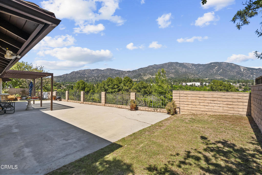 9426 Carlynn Place Tujunga, CA 91042 - Photo 4 of 37 9426 Carlynn Pl for lease listed by Robb