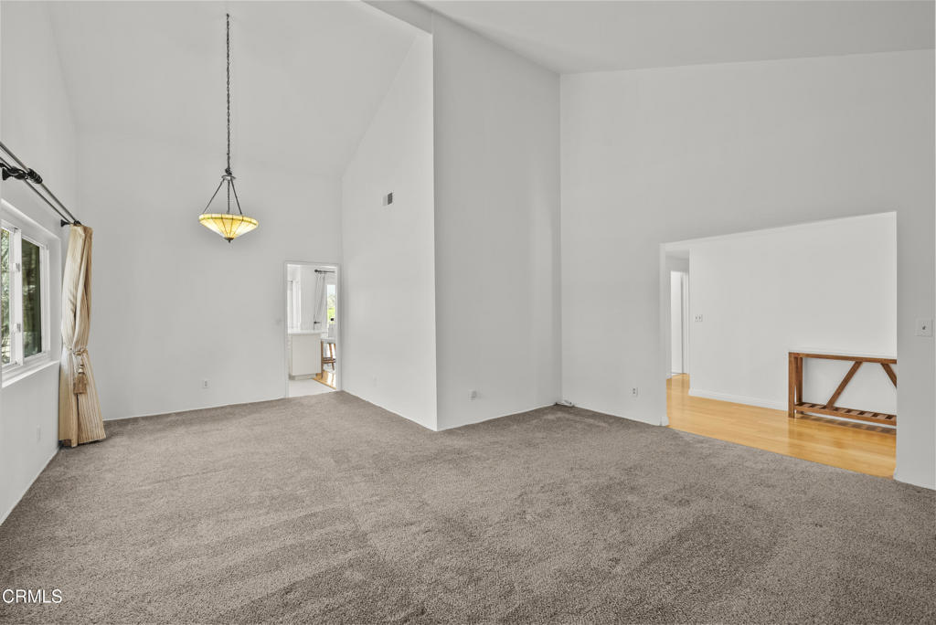 9426 Carlynn Place Tujunga, CA 91042 - Photo 6 of 37 9426 Carlynn Pl for lease listed by Robb