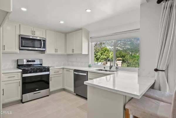 $5,200 | 9426 Carlynn Place, Tujunga, CA 91042