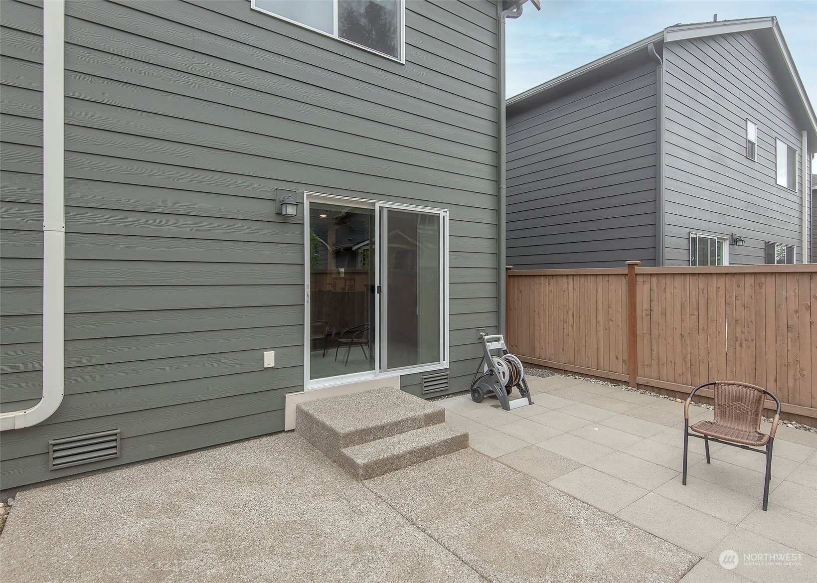 215 169th Place Southwest Bothell, WA 98012 - Photo 28 of 30 a view of sitting area in front of house