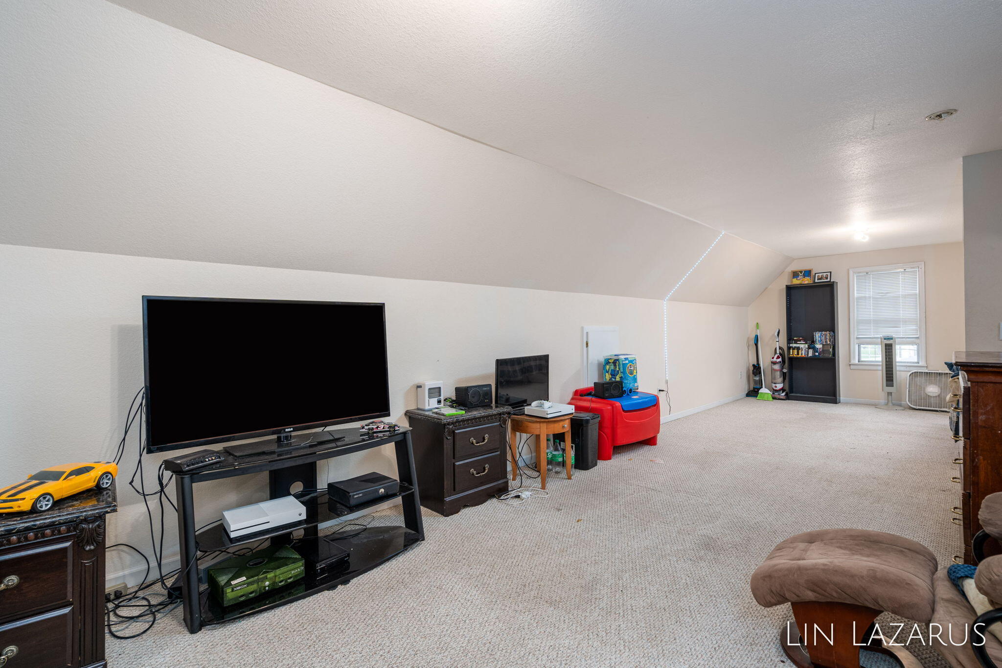 850 Upton Avenue Springfield, MI 49037 - Photo 20 of 22 23-web-or-mls-850 Upton-23