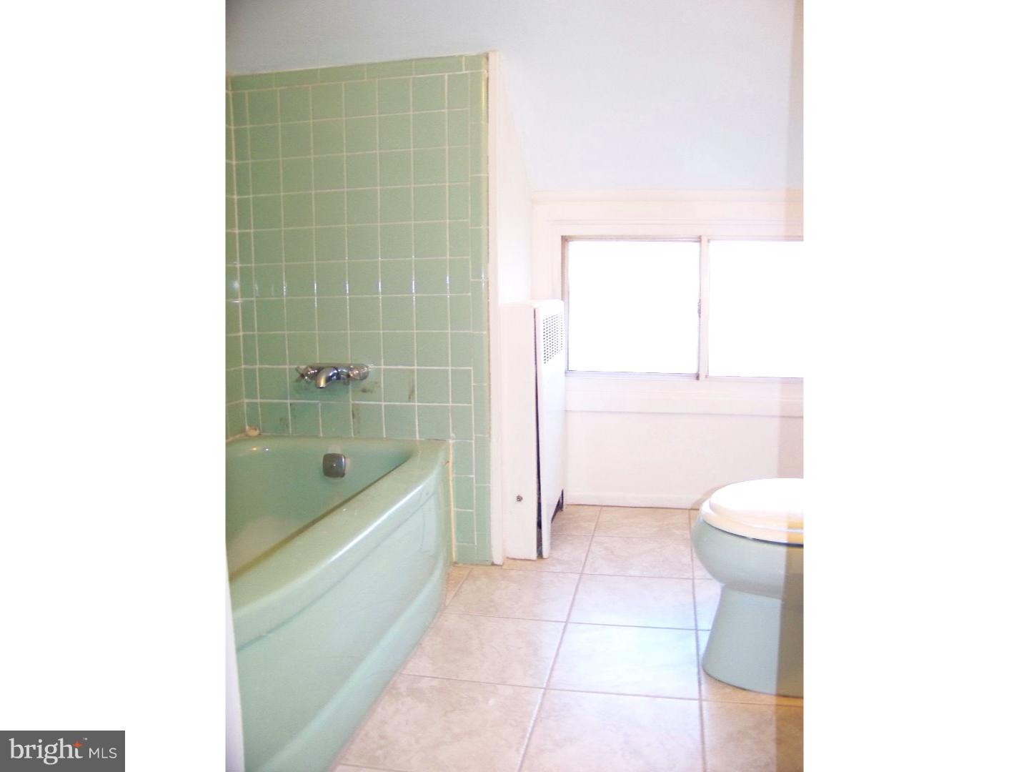 35 Gingerbush Road Levittown, PA 19057 - Photo 11 of 17 Bathroom