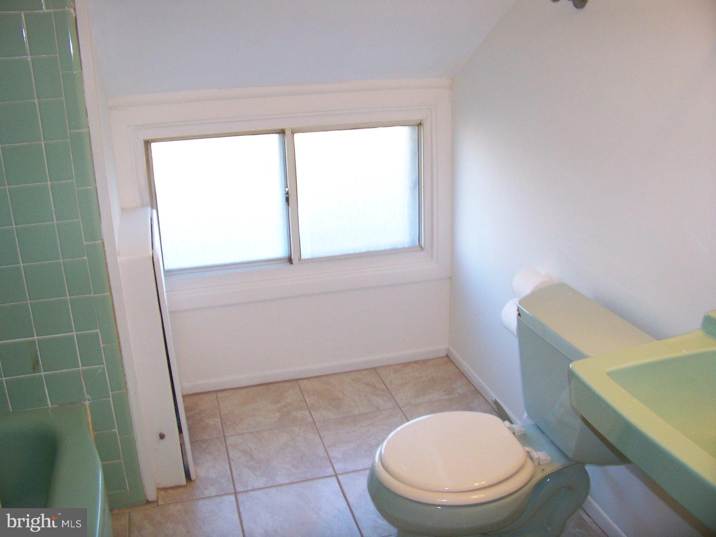 35 Gingerbush Road Levittown, PA 19057 - Photo 12 of 17 Bathroom