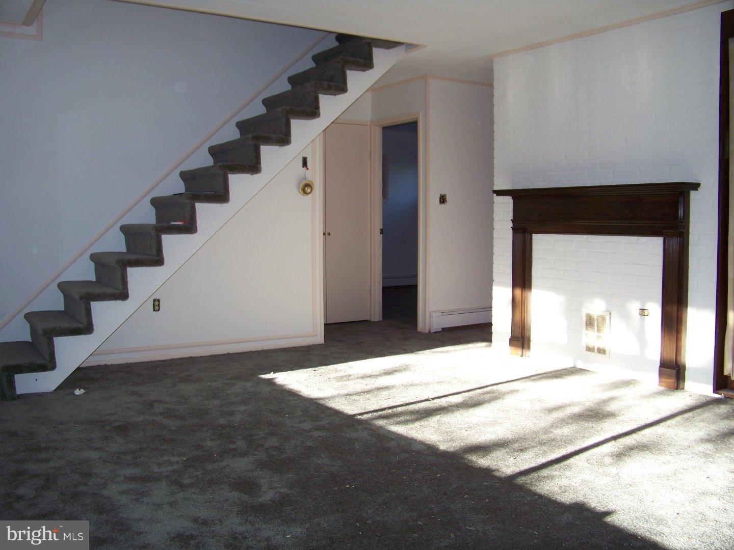 35 Gingerbush Road Levittown, PA 19057 - Photo 4 of 17 Living Room