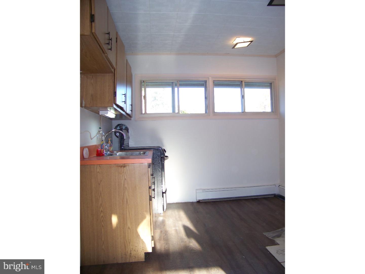 35 Gingerbush Road Levittown, PA 19057 - Photo 6 of 17 Kitchen
