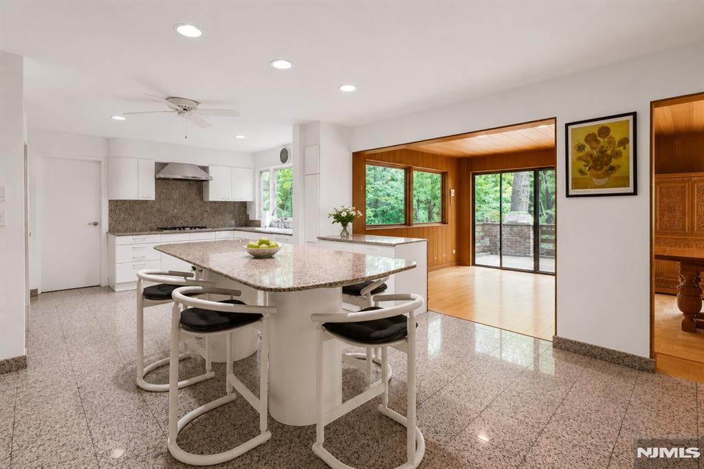 34 Cambridge Way Alpine, NJ 07620 - Photo 10 of 48