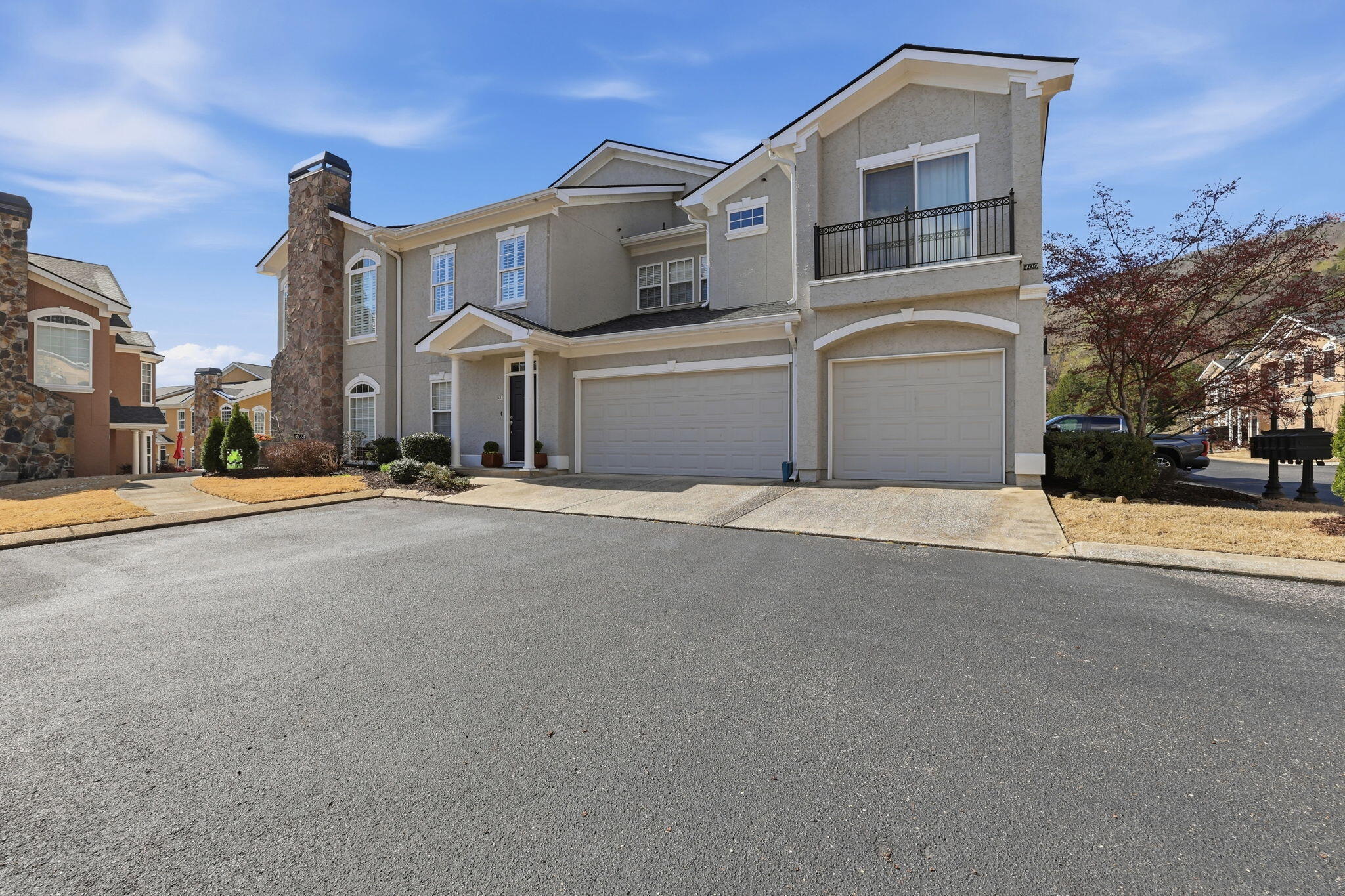 4-web-or-mls-408-renaissance-ct