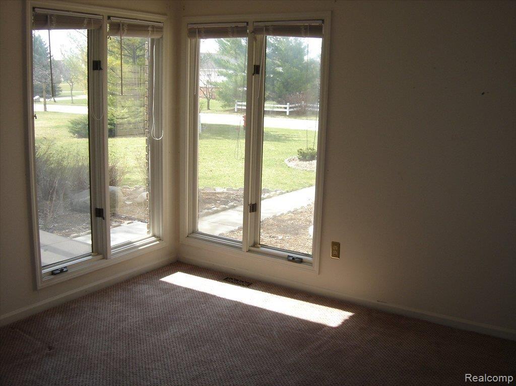 1287 Ridgeview Circle Lake Orion, MI 48362 - Photo 9 of 22 DSC09566