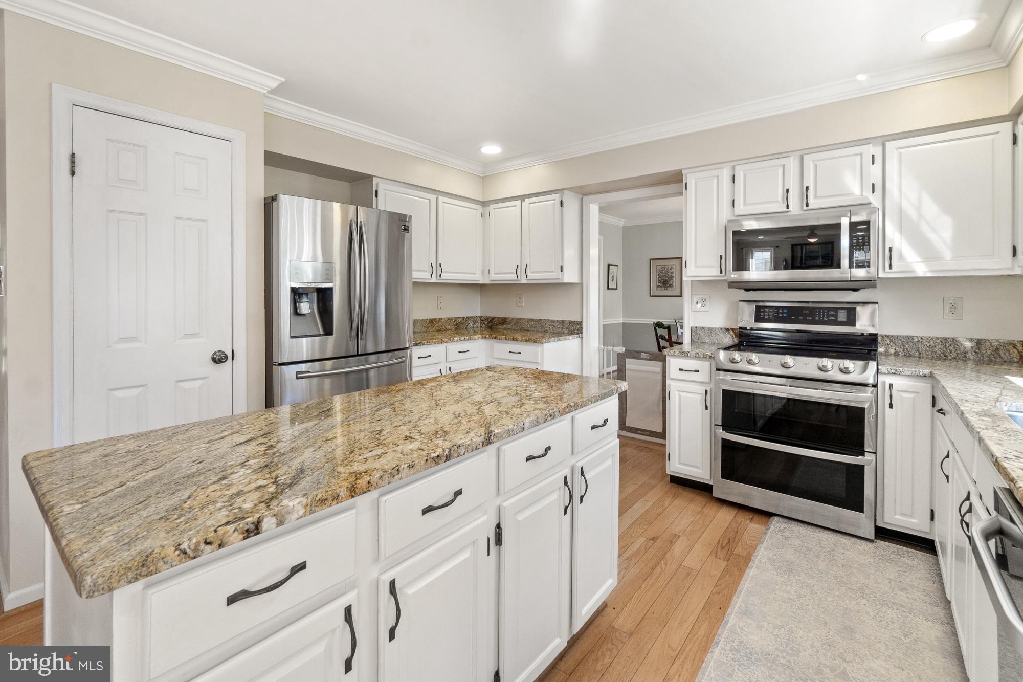 17226 Spates Hill Road Poolesville, MD 20837 - Photo 24 of 70 Newer stainless steel appliances