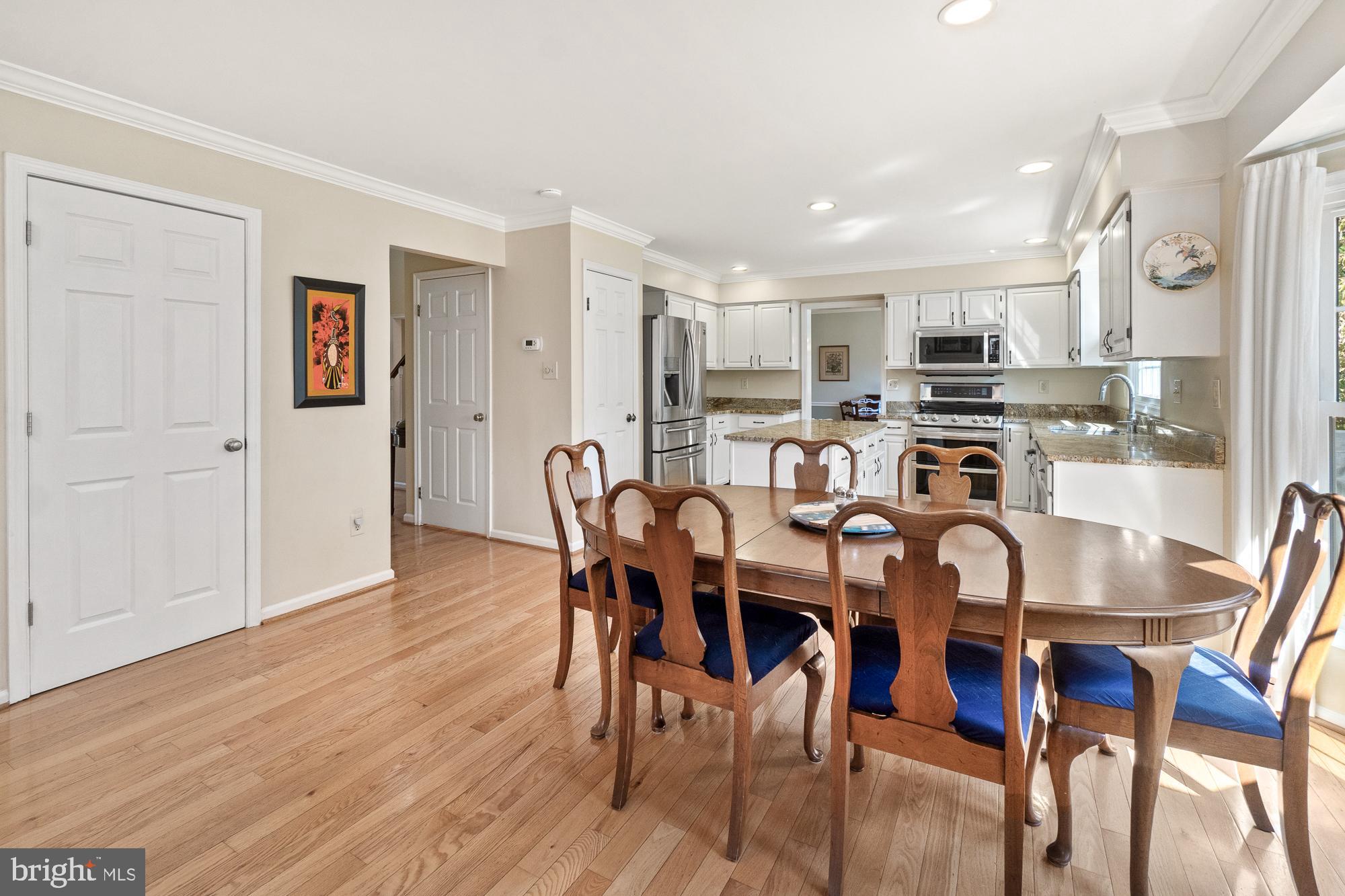 17226 Spates Hill Road Poolesville, MD 20837 - Photo 27 of 70 Table space!