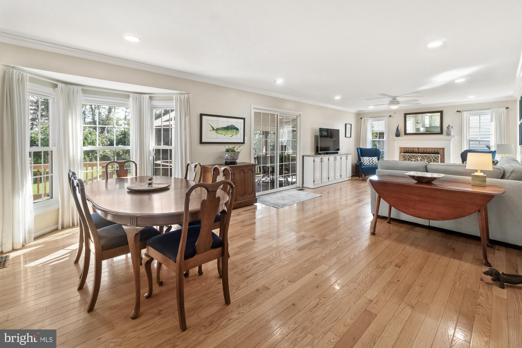 17226 Spates Hill Road Poolesville, MD 20837 - Photo 30 of 70 Bump-out for even more table space