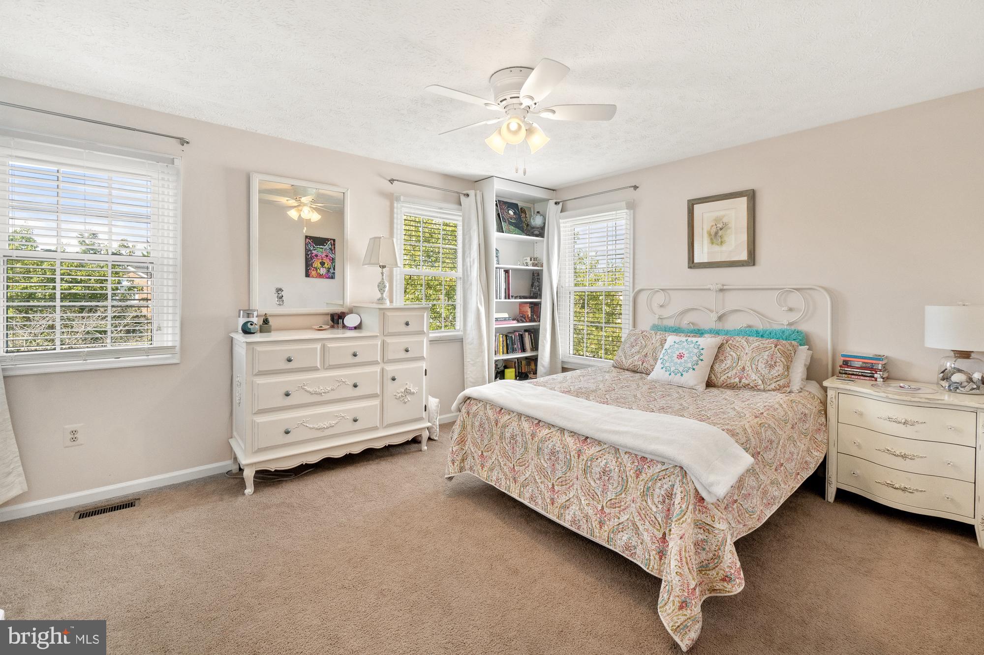 17226 Spates Hill Road Poolesville, MD 20837 - Photo 39 of 70 Bedroom #4 with ceiling fan