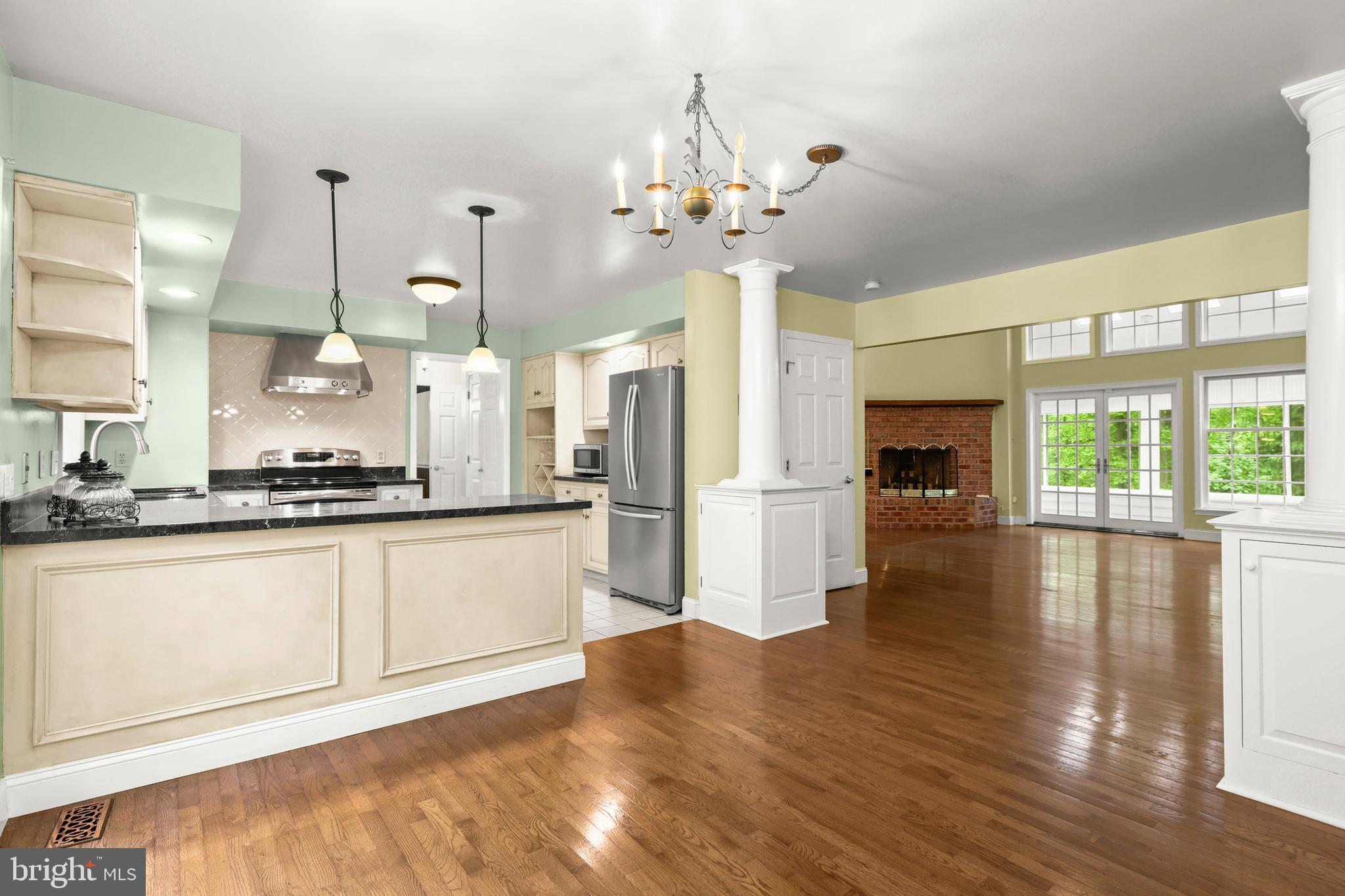 5602 Patterson Road Baldwin, MD 21013 - Photo 50 of 88 Breakfast nook architectural columns w/ built-its