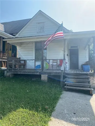 $250,000 | 2325 Fairmount Avenue, Kansas City, MO 64108