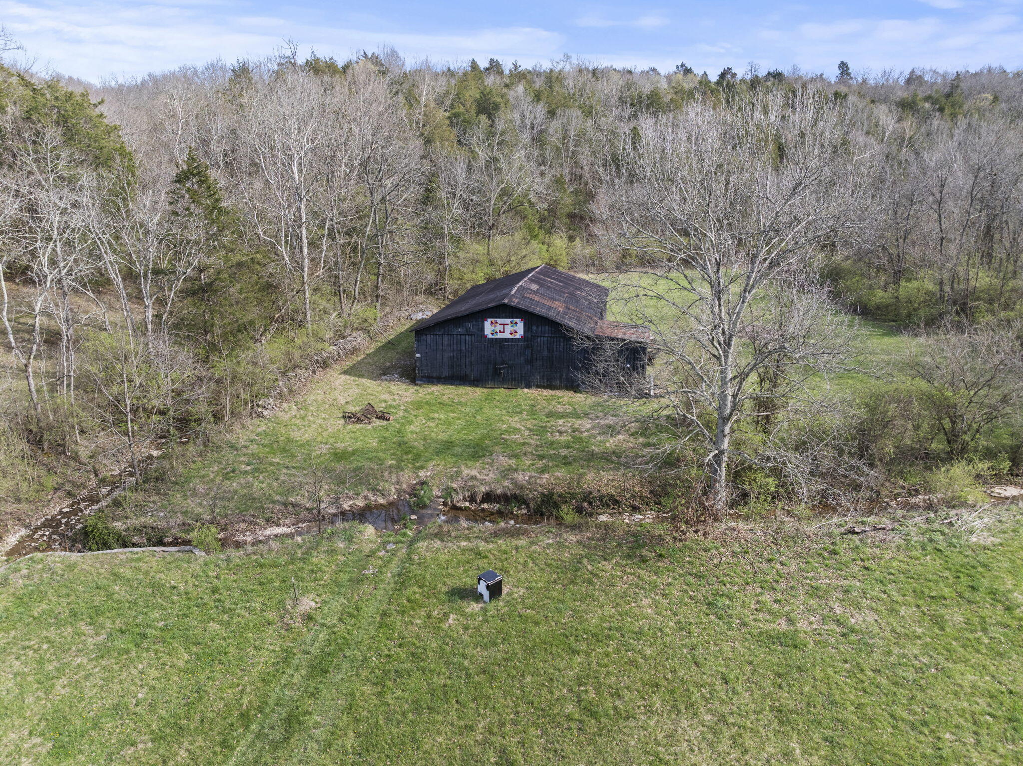121 Johnson Road Lexington, KY 40515 - Photo 15 of 42 11-web-or-mls-DJI_20250401171458_0188_D