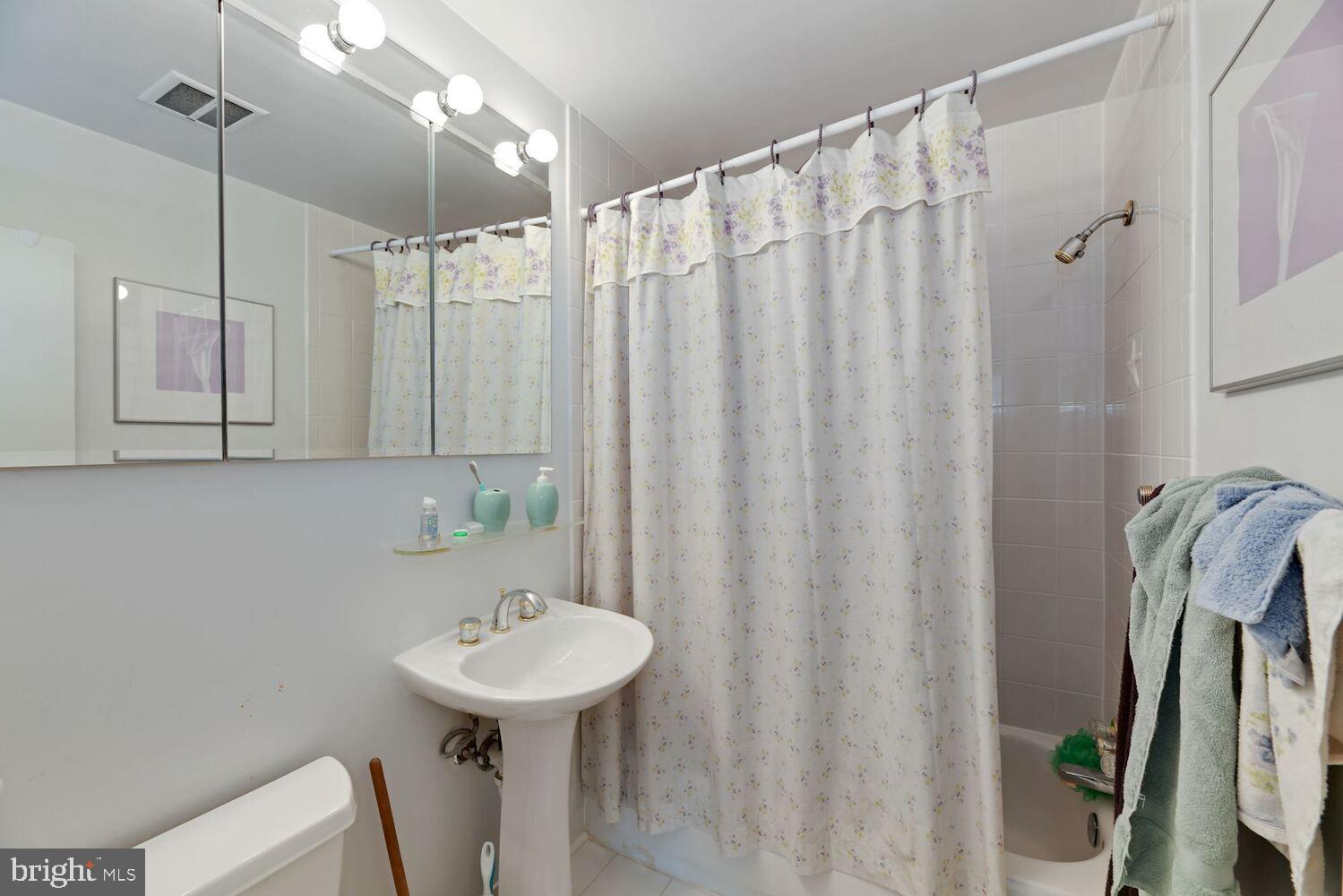 8508 Overbrook Road Fairfax, VA 22031 - Photo 19 of 28 Gallery Image 19