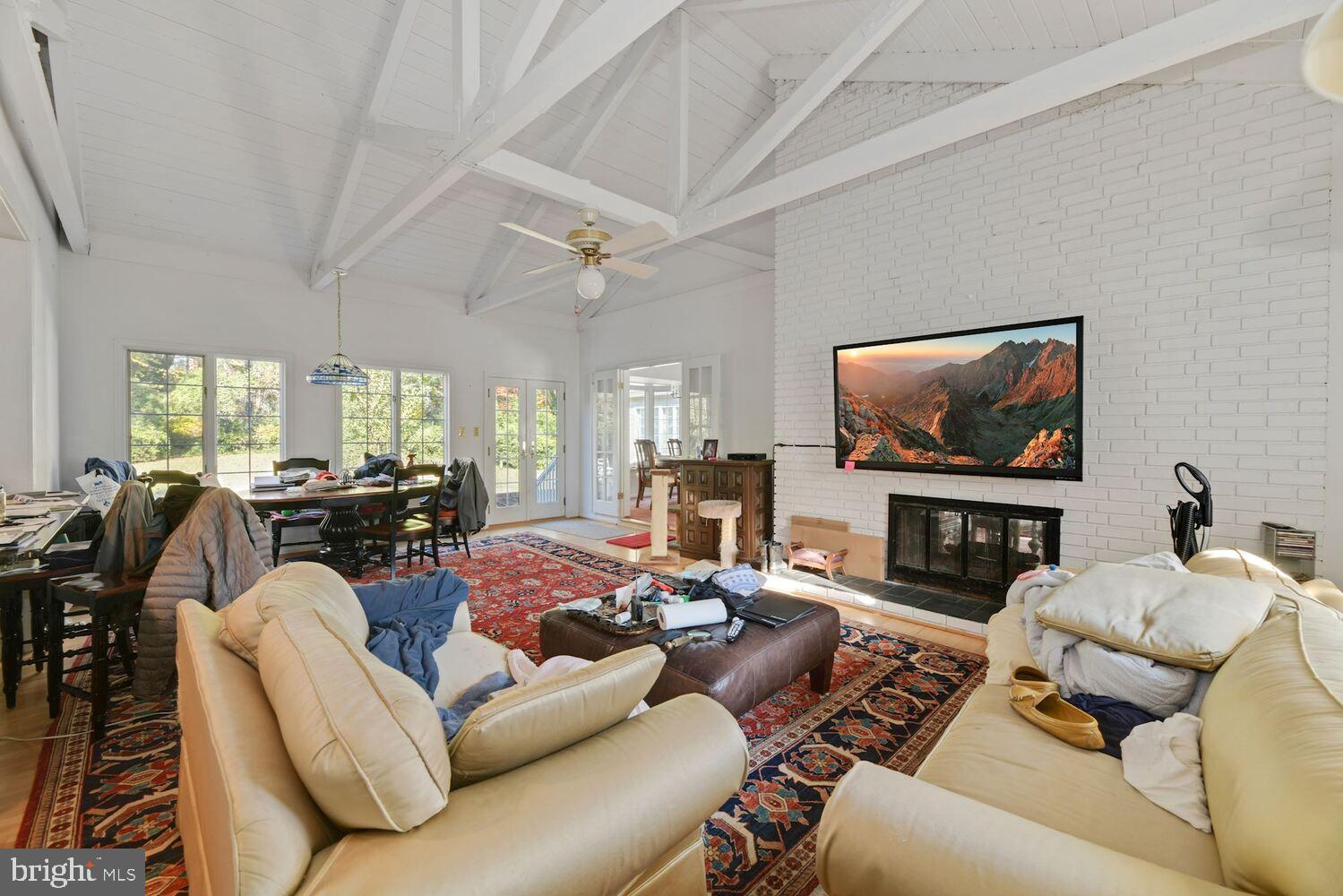 8508 Overbrook Road Fairfax, VA 22031 - Photo 4 of 28 Gallery Image 4