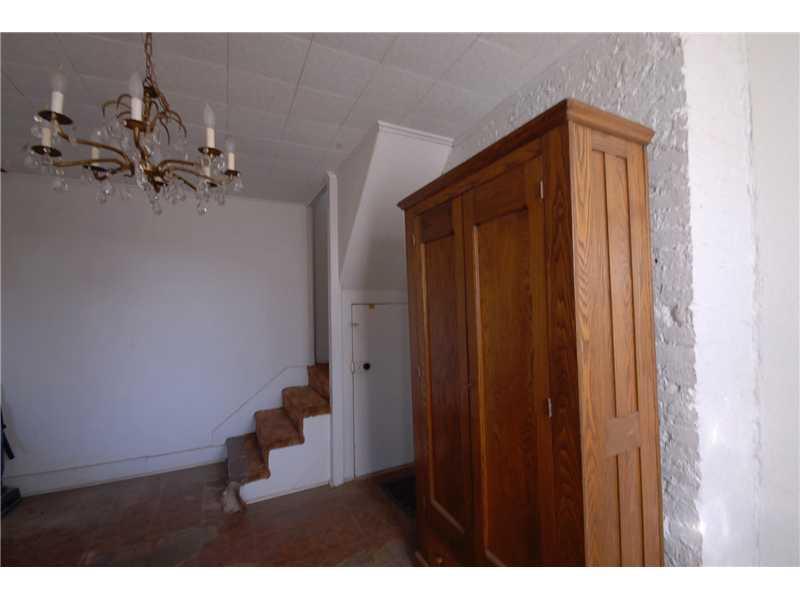 215 Dickerson Run Road Vanderbilt, PA 15486 - Photo 8 of 17 Entry/Foyer.