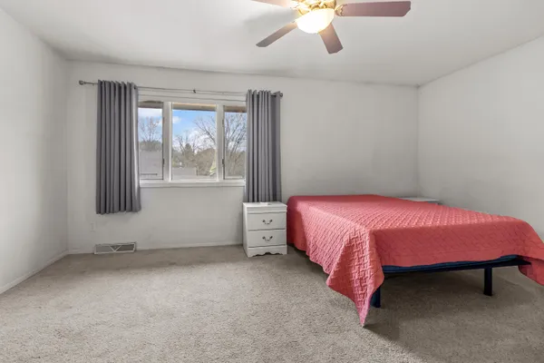 $225,000 | 128 Glenview Court, Janesville, WI 53548