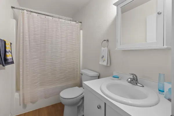 $225,000 | 128 Glenview Court, Janesville, WI 53548